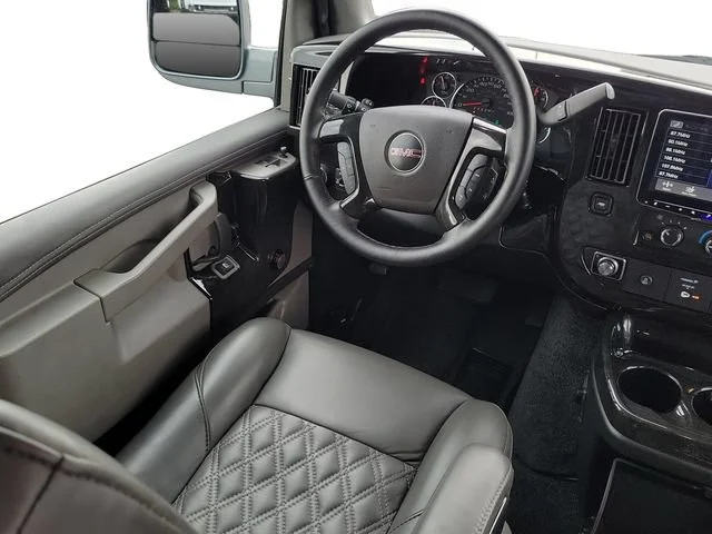 Used 2025 Special Exterior Color GMC Work Van image 29