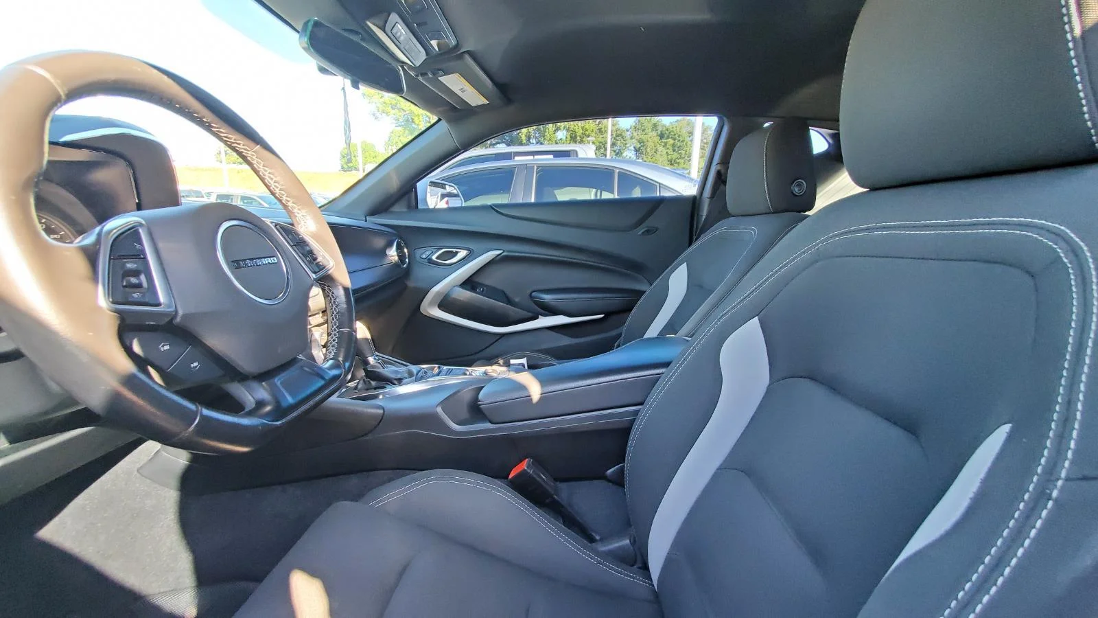 Used 2020 SUMMIT WHITE Chevrolet 1LS image 3
