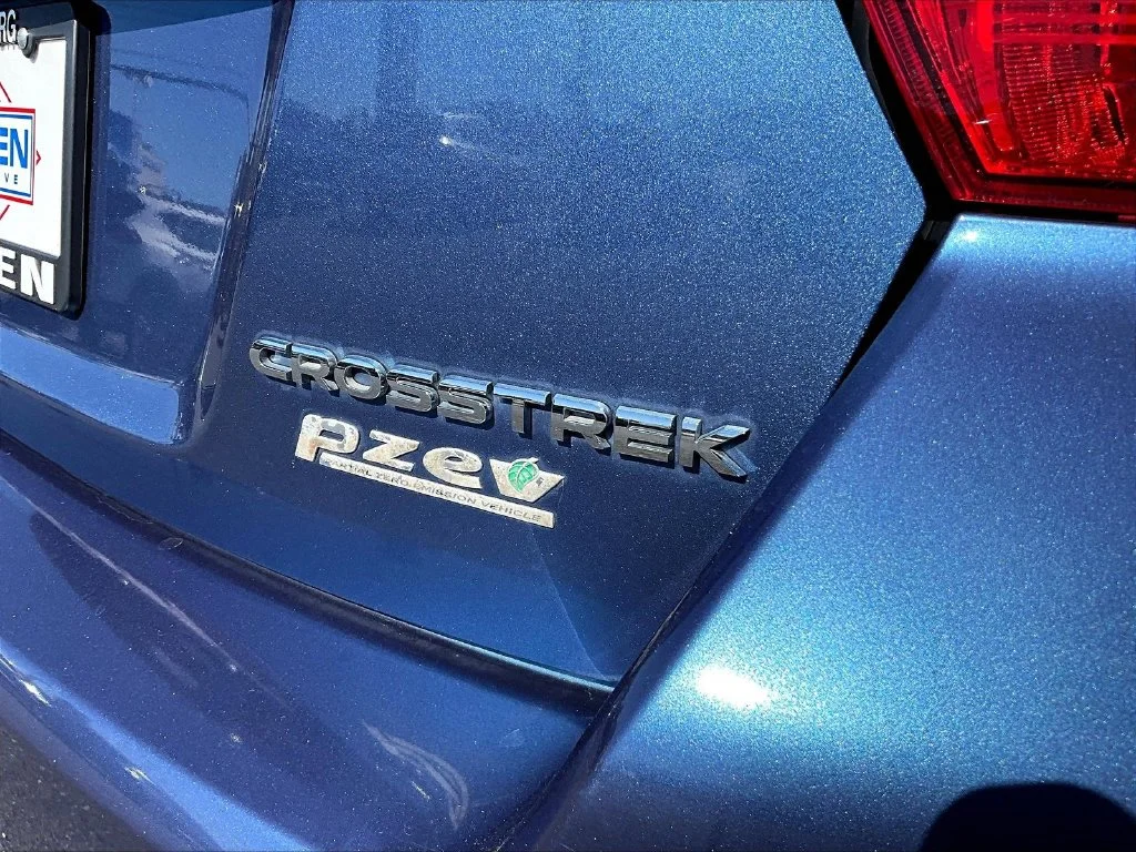 Used 2017 Blue Subaru 2.0i Limited image 25