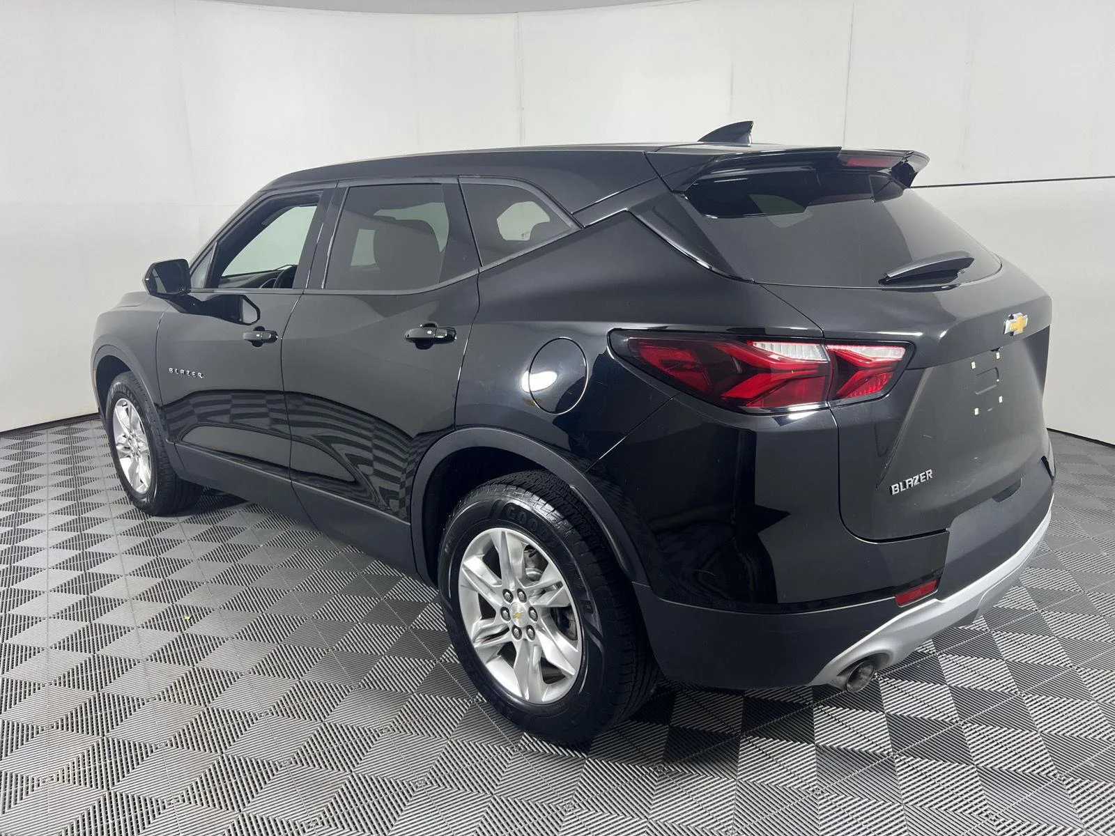 Used 2019 Black Chevrolet LT image 9