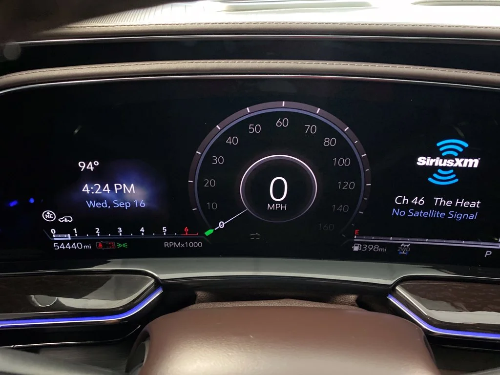 Used 2021 White Cadillac Sport Platinum image 22