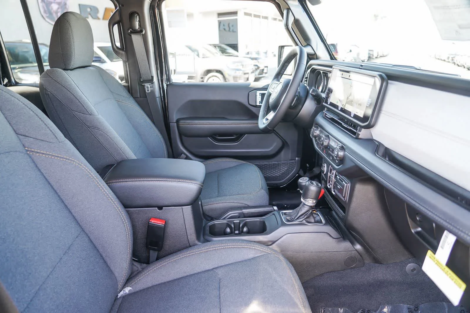 2025 Jeep Wrangler 4-Door Sahara - Photo 18