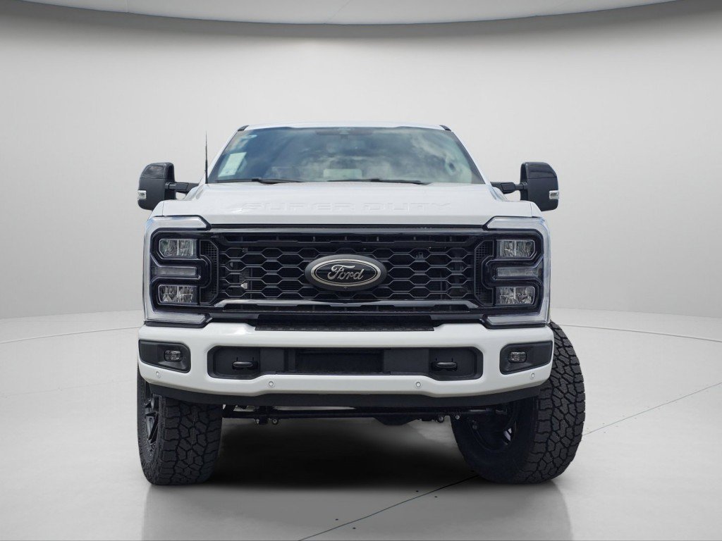 New 2026 Oxford White Ford LARIAT image 3