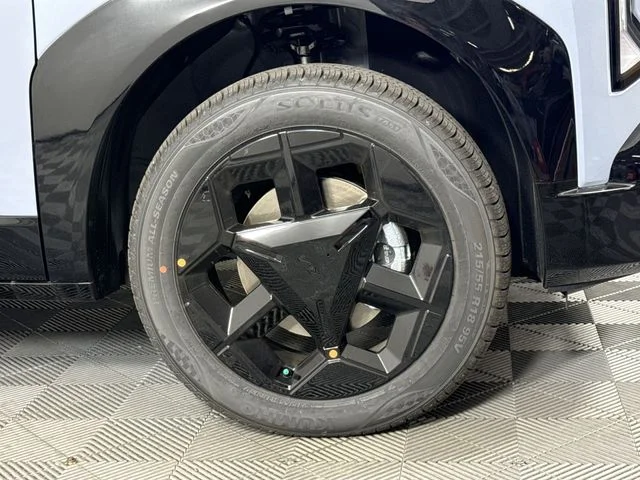 New 2027 Pale Gray Kia X-Line S image 10