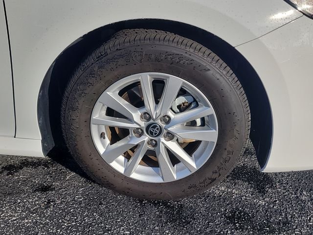 Used 2025 White Toyota LE image 7