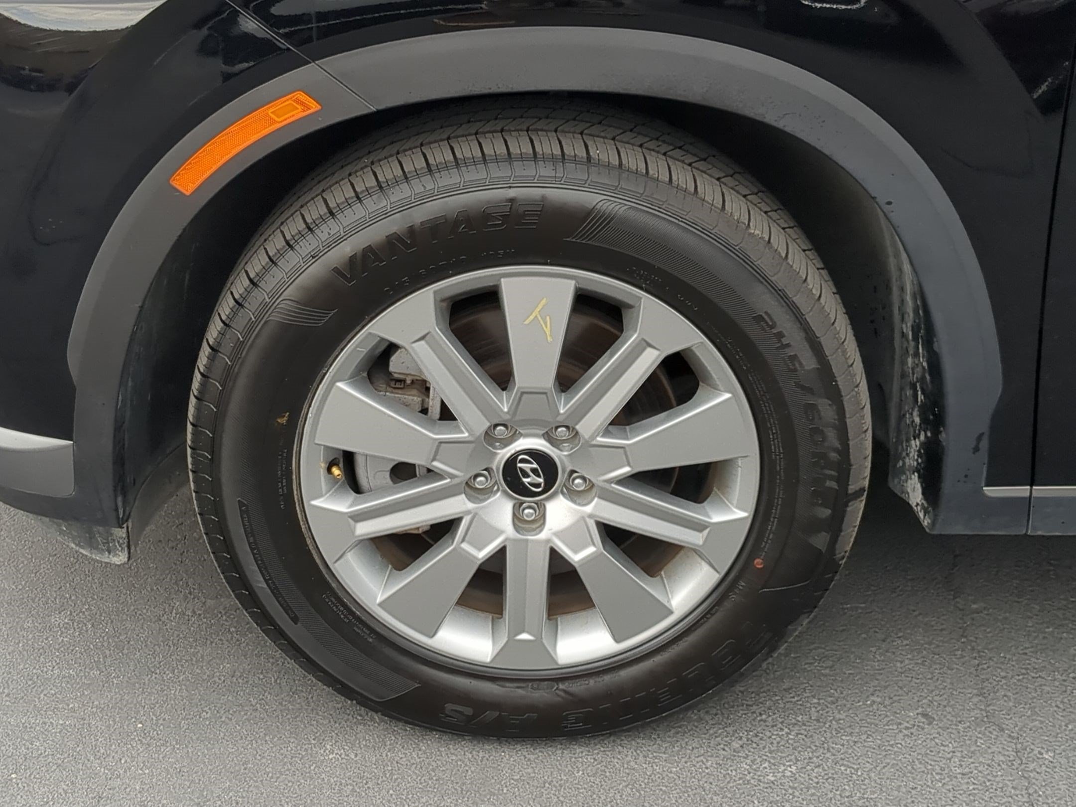 Used 2025 Abyss Black Pearl Hyundai SEL image 11