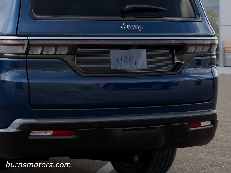 New 2026 Fathom Blue Pearl-Coat Exterior Paint (Late Availability) Jeep 4x2 image 13