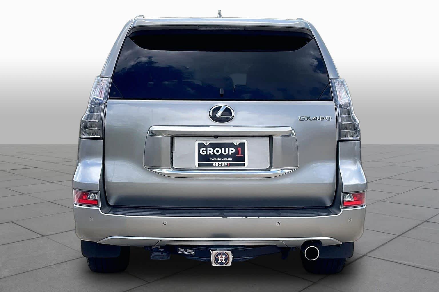 Used 2021 Atomic Silver Lexus Luxury image 5
