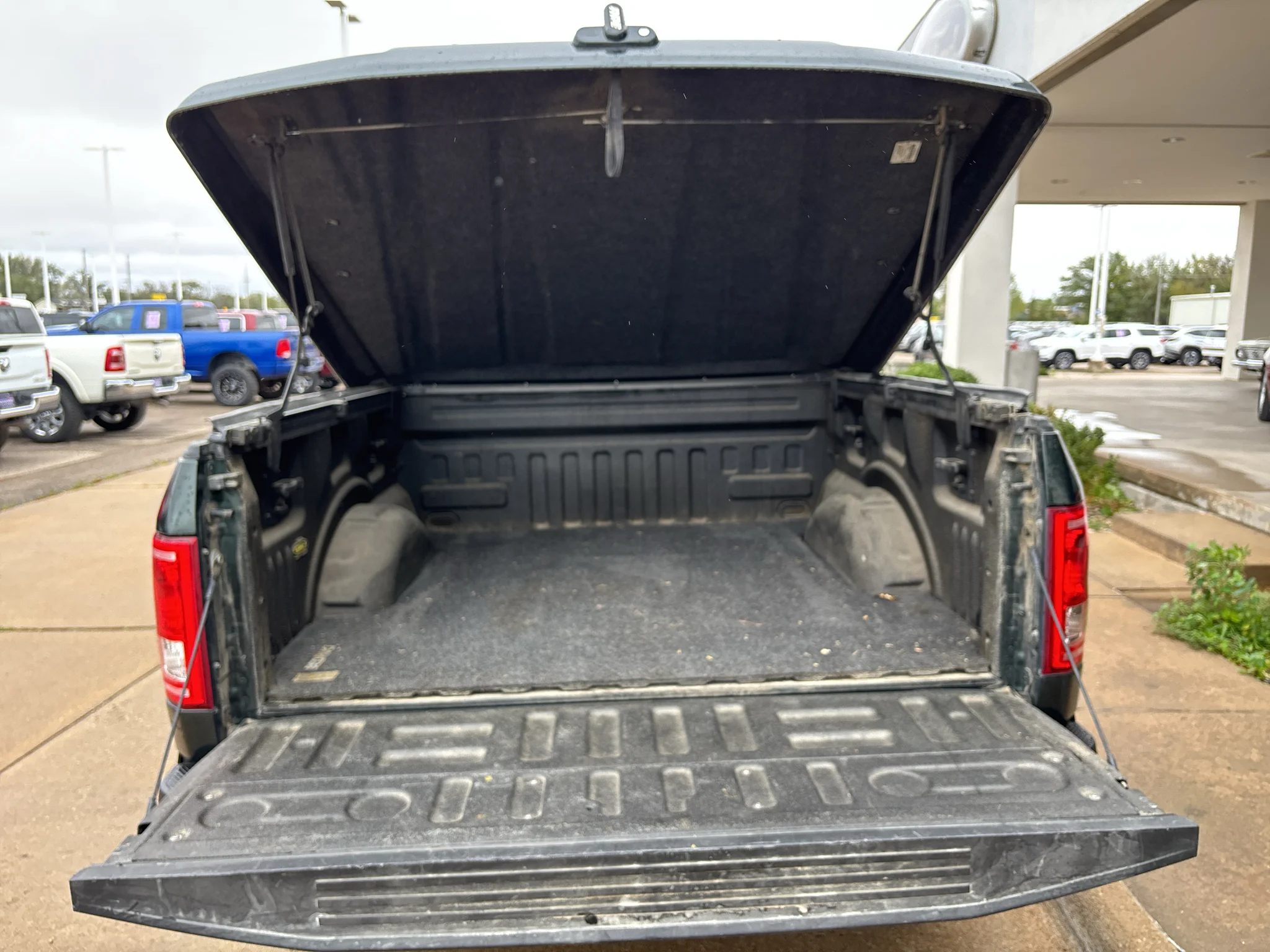 Used 2015 Green Gem Metallic Ford XLT image 9