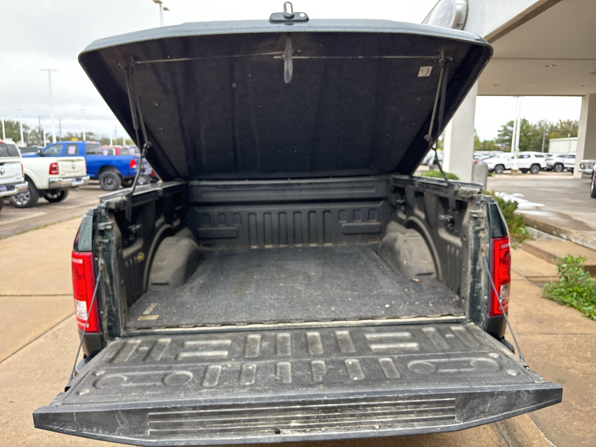 Used 2015 Green Gem Metallic Ford XLT image 9