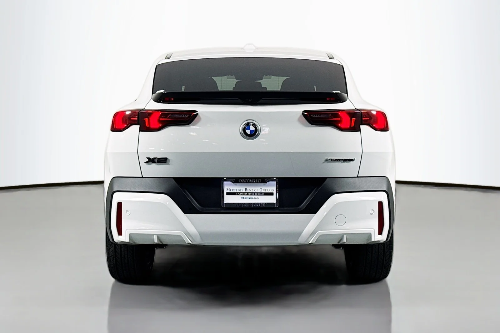 Used 2025 Alpine White BMW xDrive28i image 4
