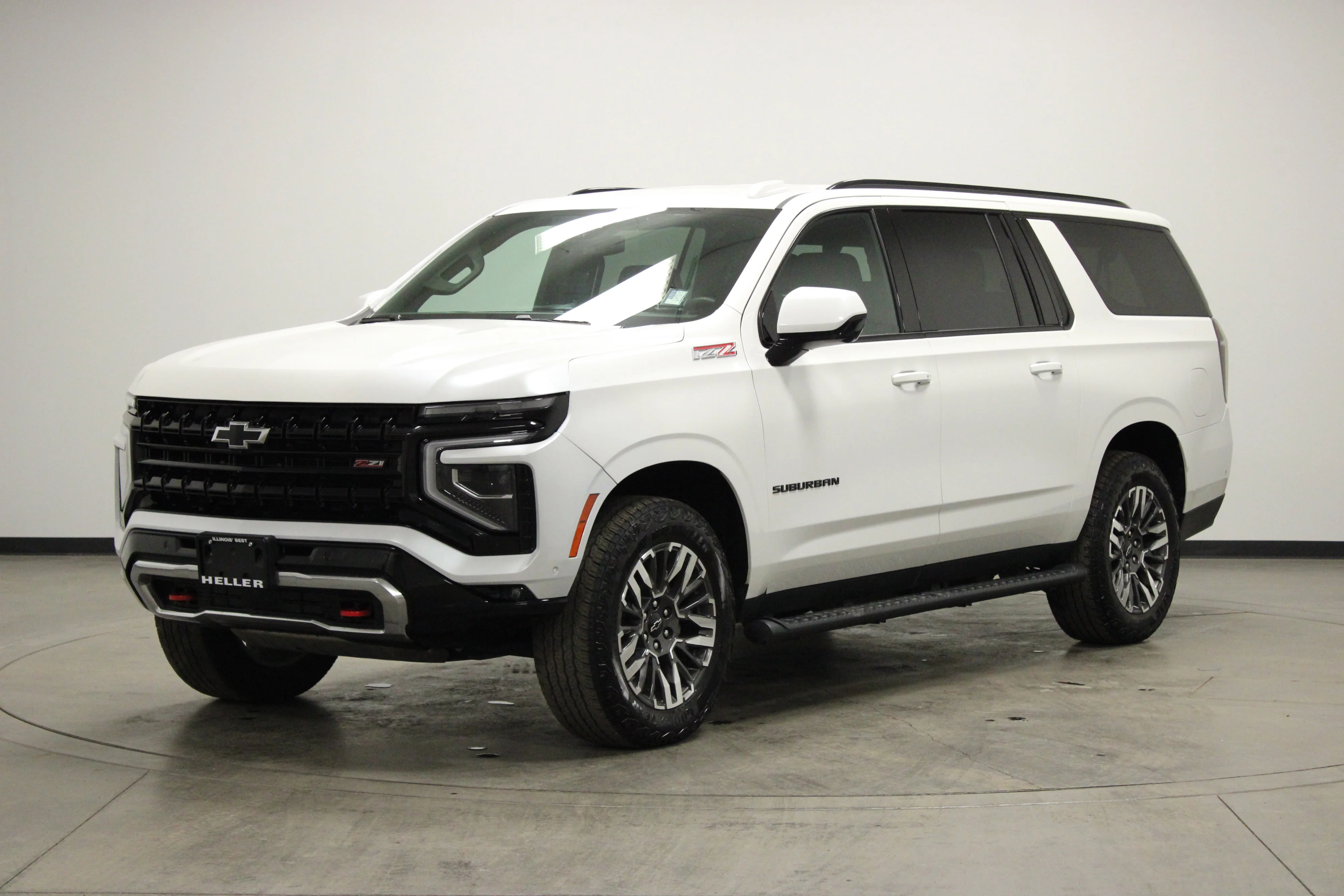 Used 2025 Iridescent Pearl Tricoat Chevrolet Z71 image 4