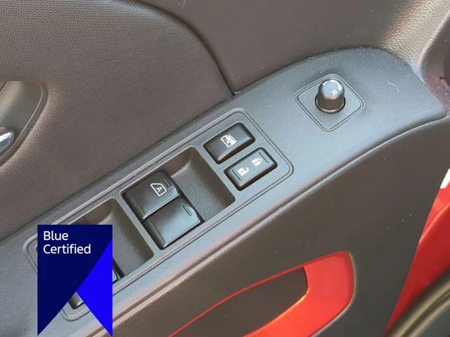Used 2023 Red Nissan PRO-4X image 13