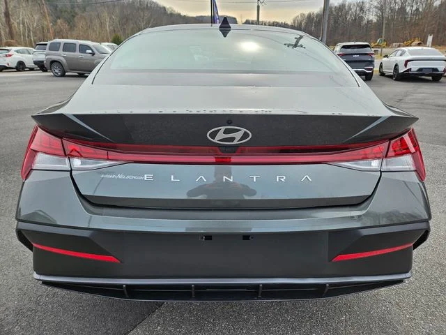 Used 2024 Gray Hyundai SEL image 7