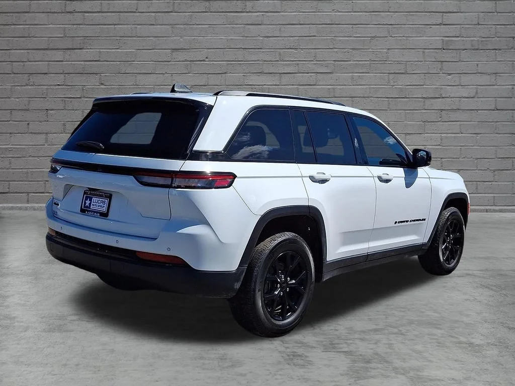 Used 2024 Bright White Clearcoat Jeep Altitude X image 12