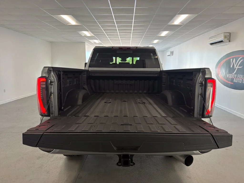 Used 2024 Sterling Metallic GMC AT4 image 9