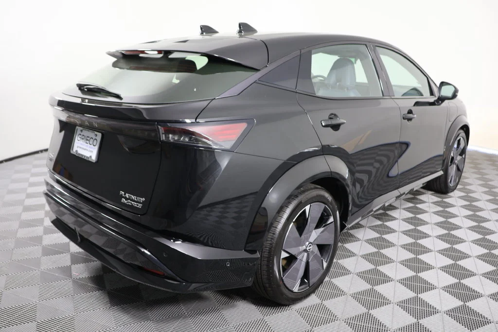 Used 2023 Black Diamond Pearl Nissan PLATINUM+ e-4ORCE image 8
