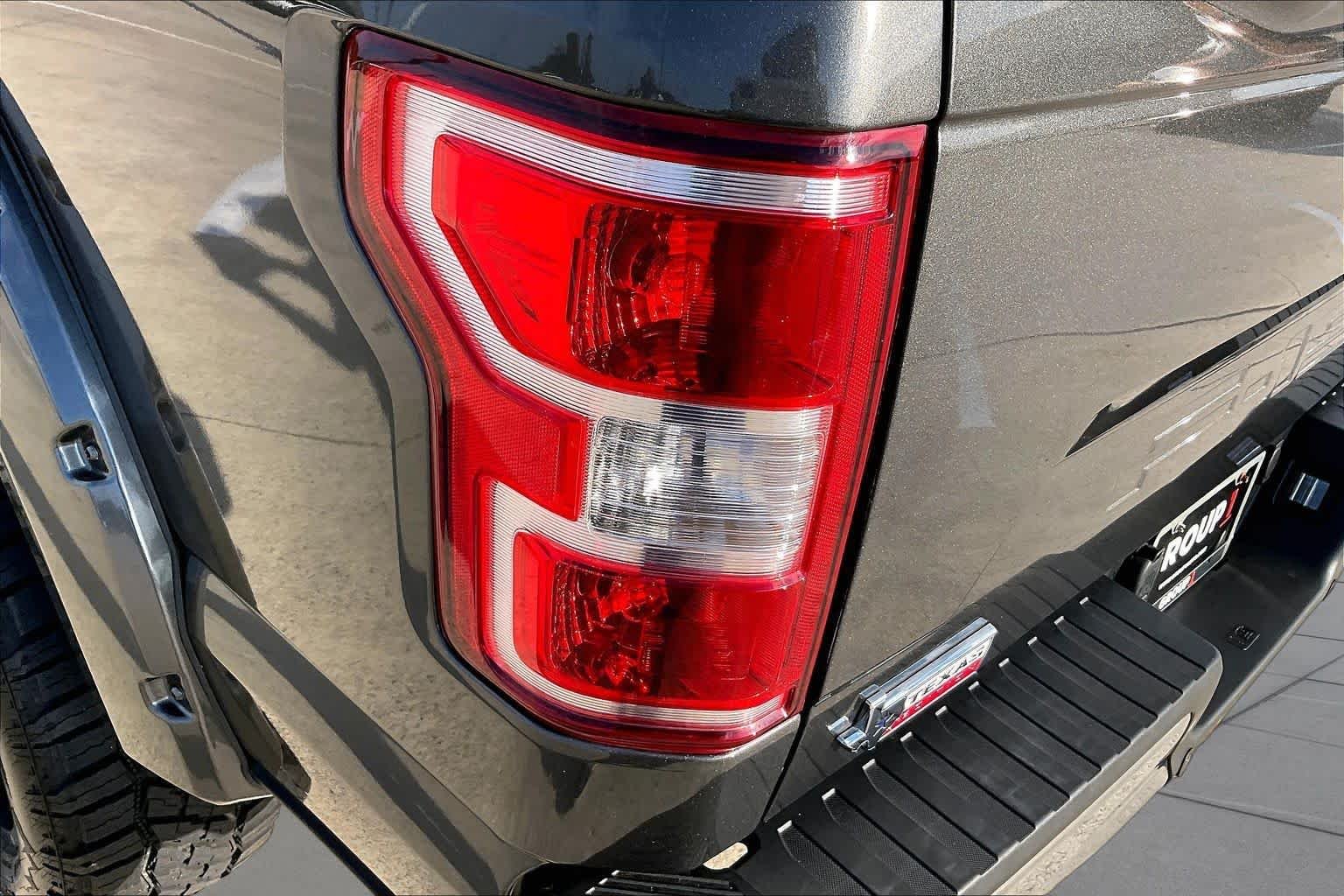 Used 2018 Magnetic Metallic Ford XLT image 26