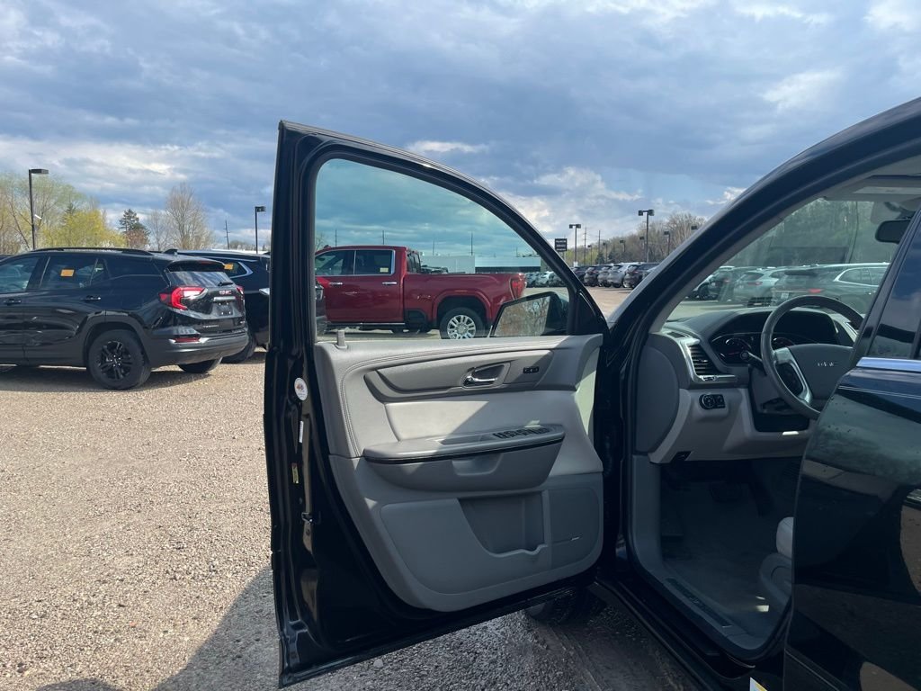 Used 2017 Ebony Twilight Metallic GMC Limited image 17