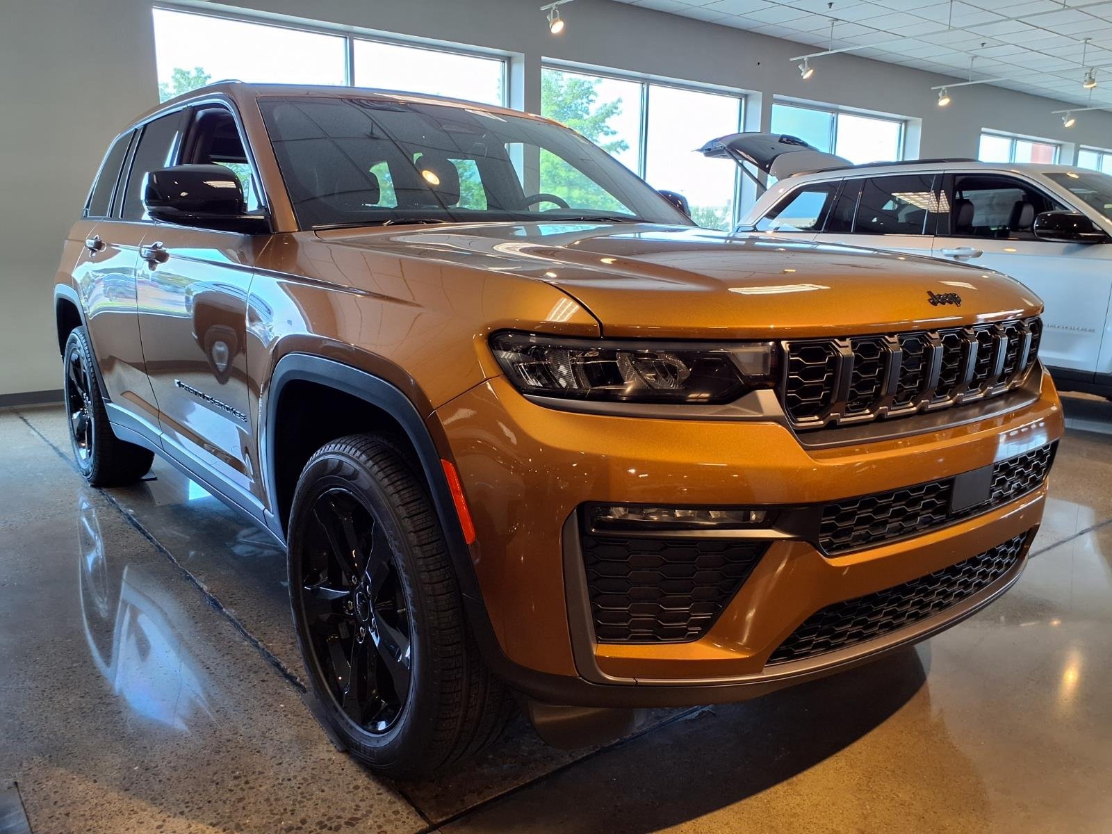 New 2026 Copper Shino Metallic Clear-Coat Exterior Paint Jeep Limited image 2