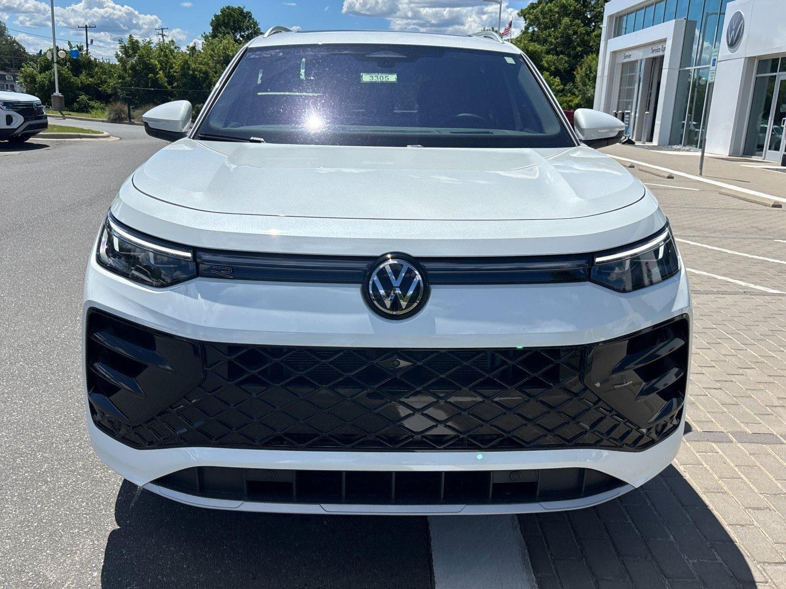 New 2026 opal white pearl Volkswagen SEL R-Line Turbo image 8