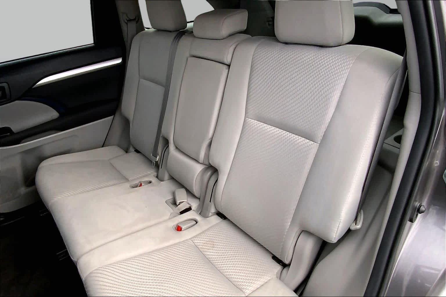 Used 2019 Predawn Gray Mica Toyota LE image 20