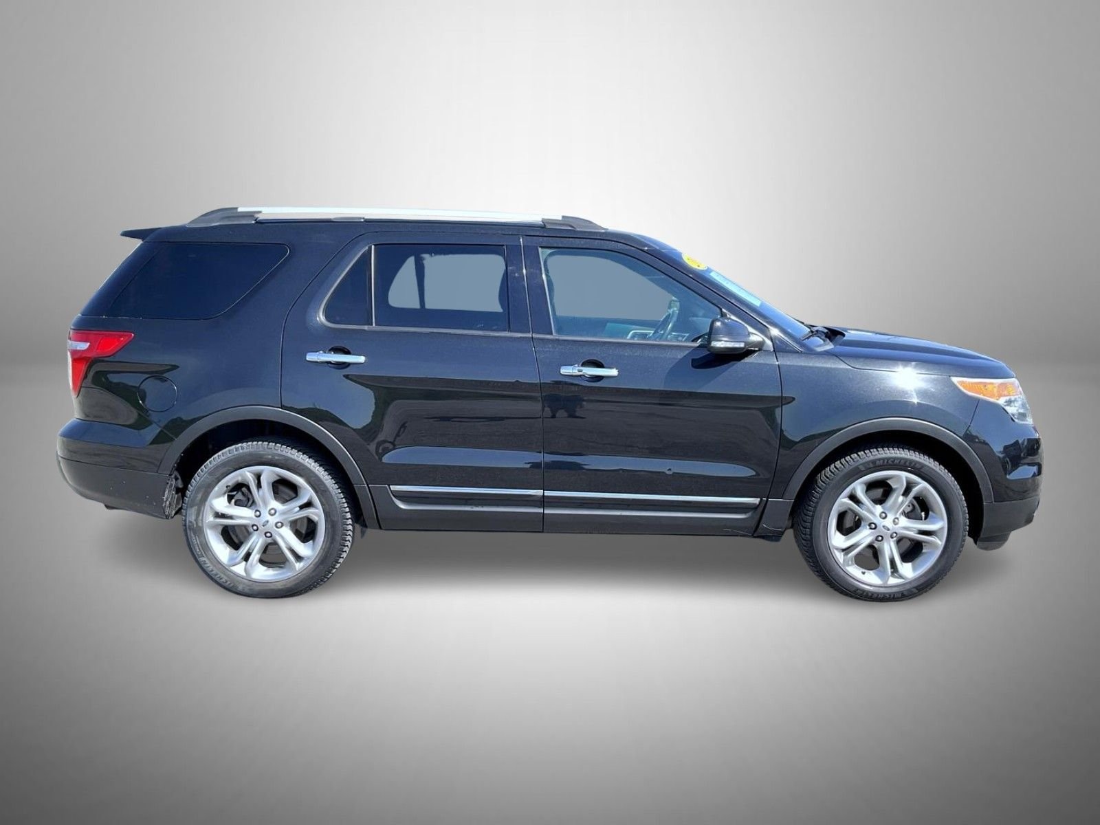 Used 2015 Black Ford Limited image 4