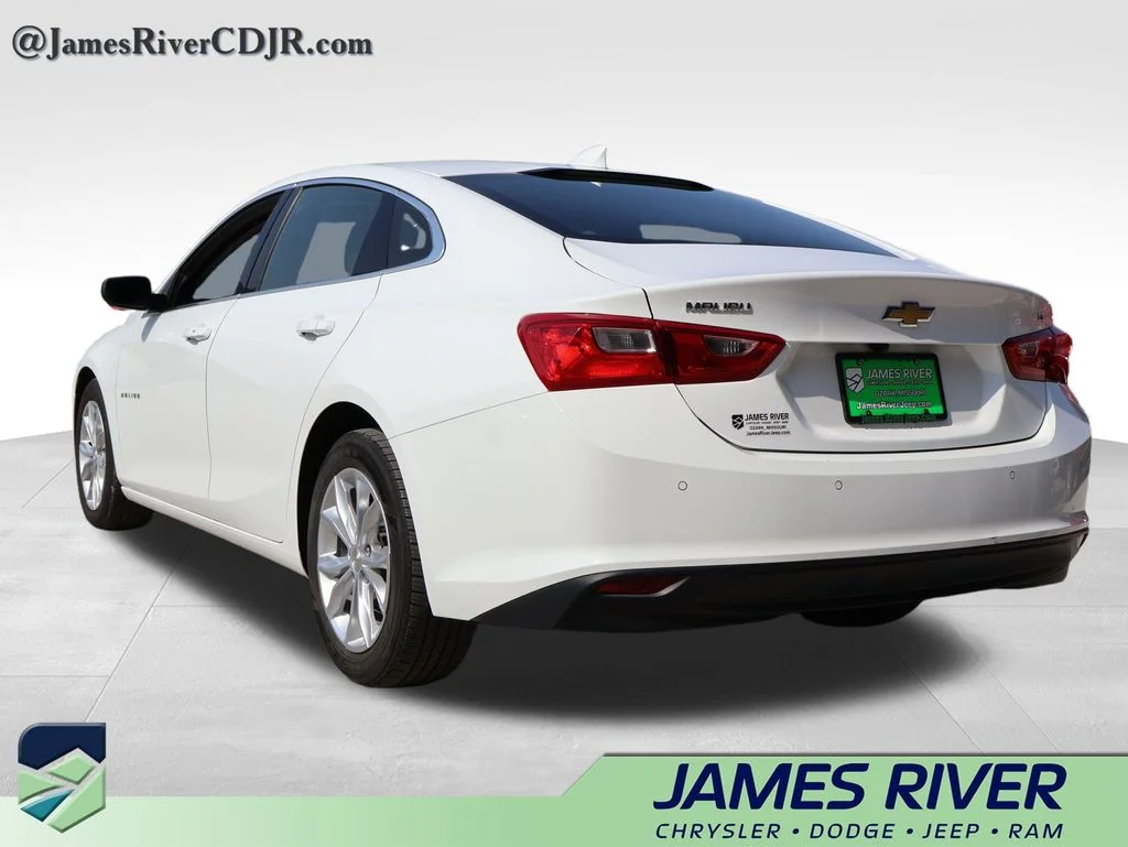 Used 2024 White Chevrolet LT image 3