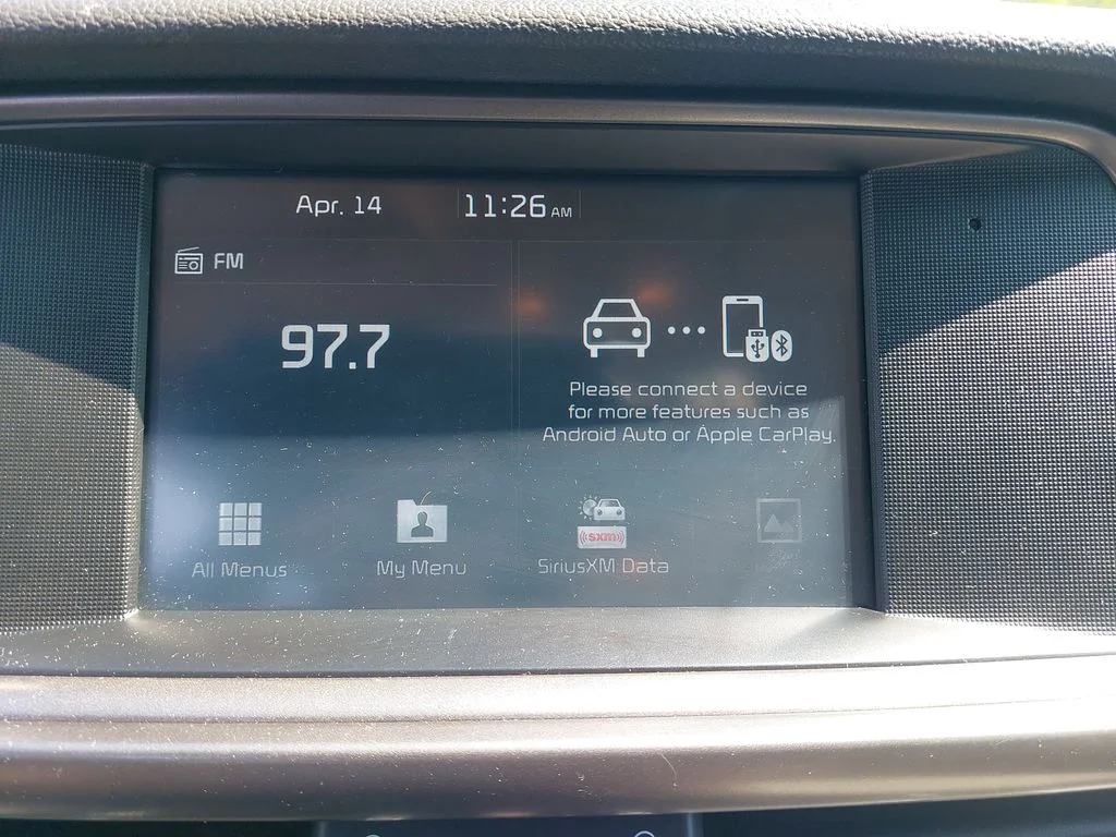Used 2018 White Kia LX image 19