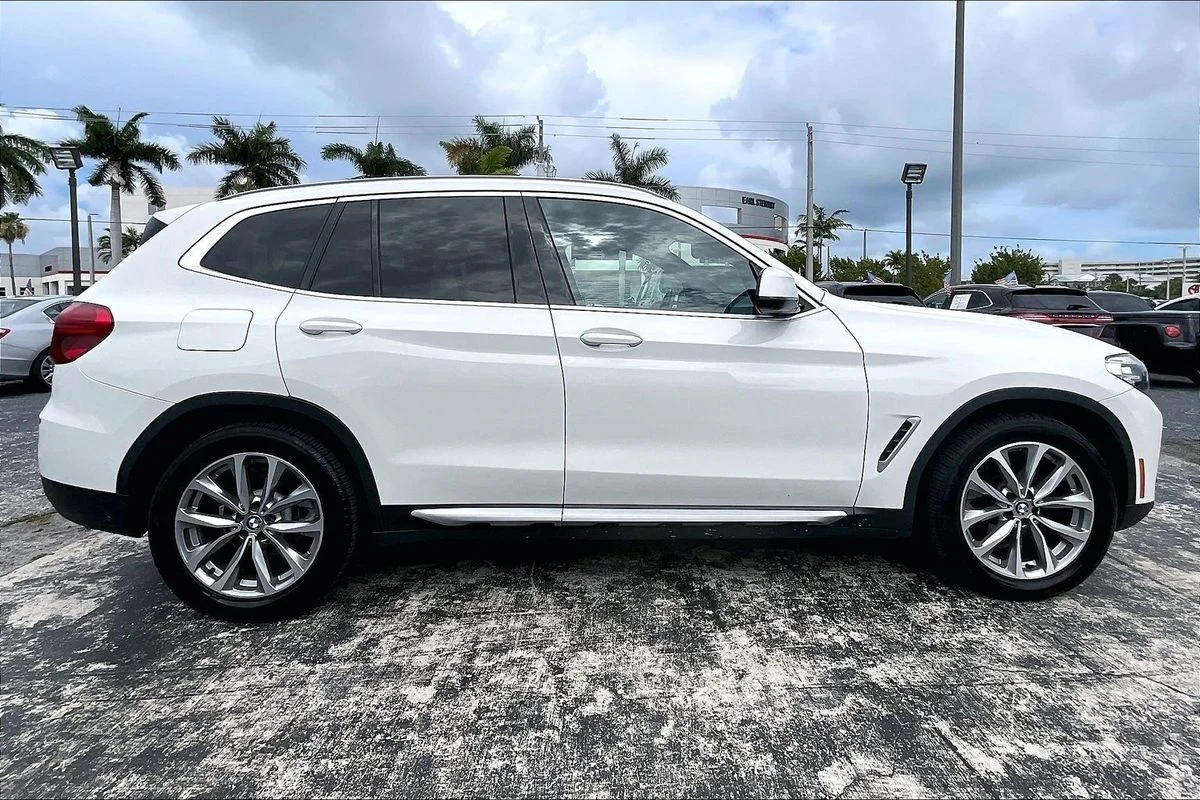 Used 2019 White BMW xDrive30i image 32
