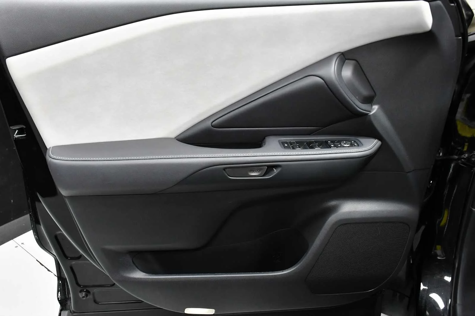 Used 2025 Caviar Lexus Premium image 15