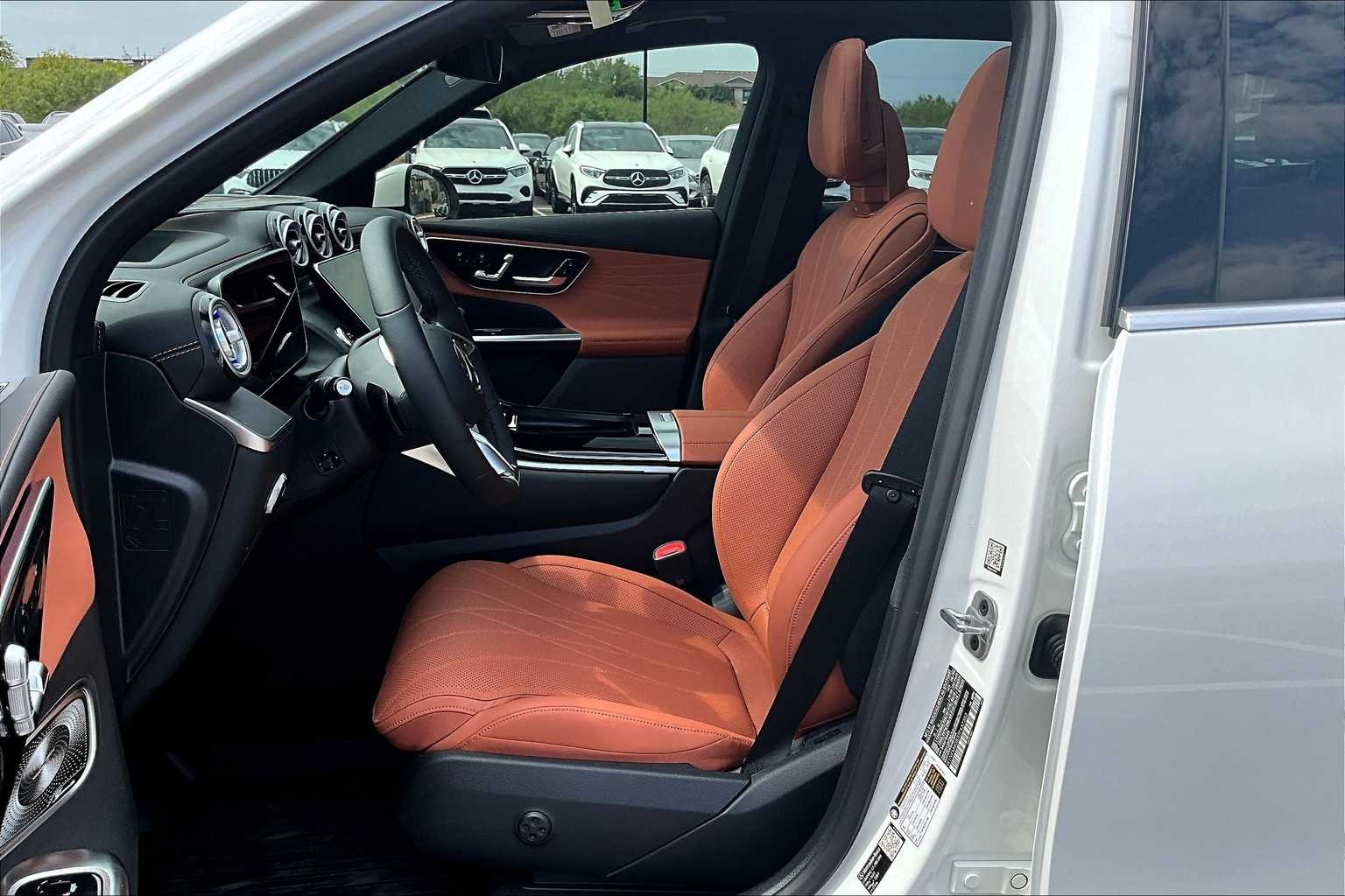 New 2026 Polar White Mercedes-Benz GLC 300 image 9