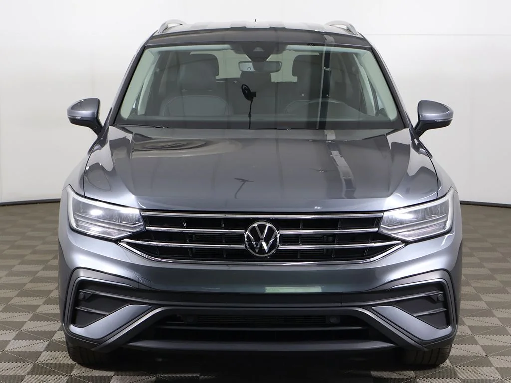 Used 2023 Platinum Gray Metallic Volkswagen 2.0T SE image 12