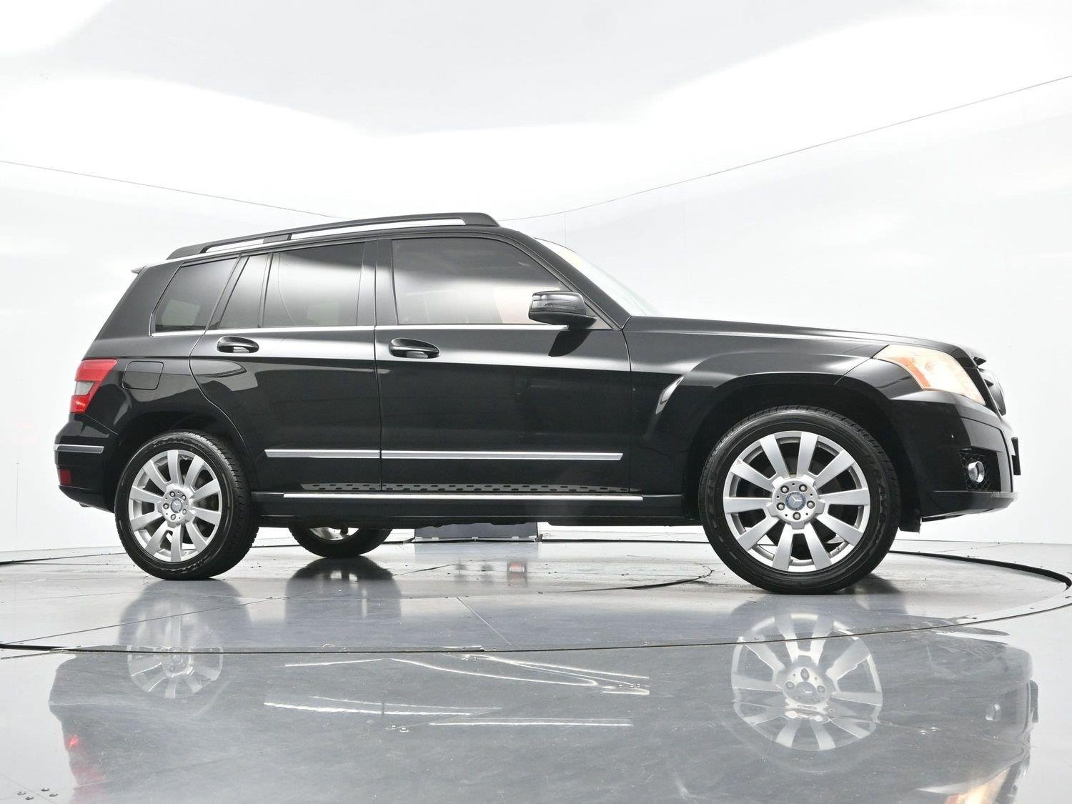 Used 2010 Black Mercedes-Benz GLK 350 image 46