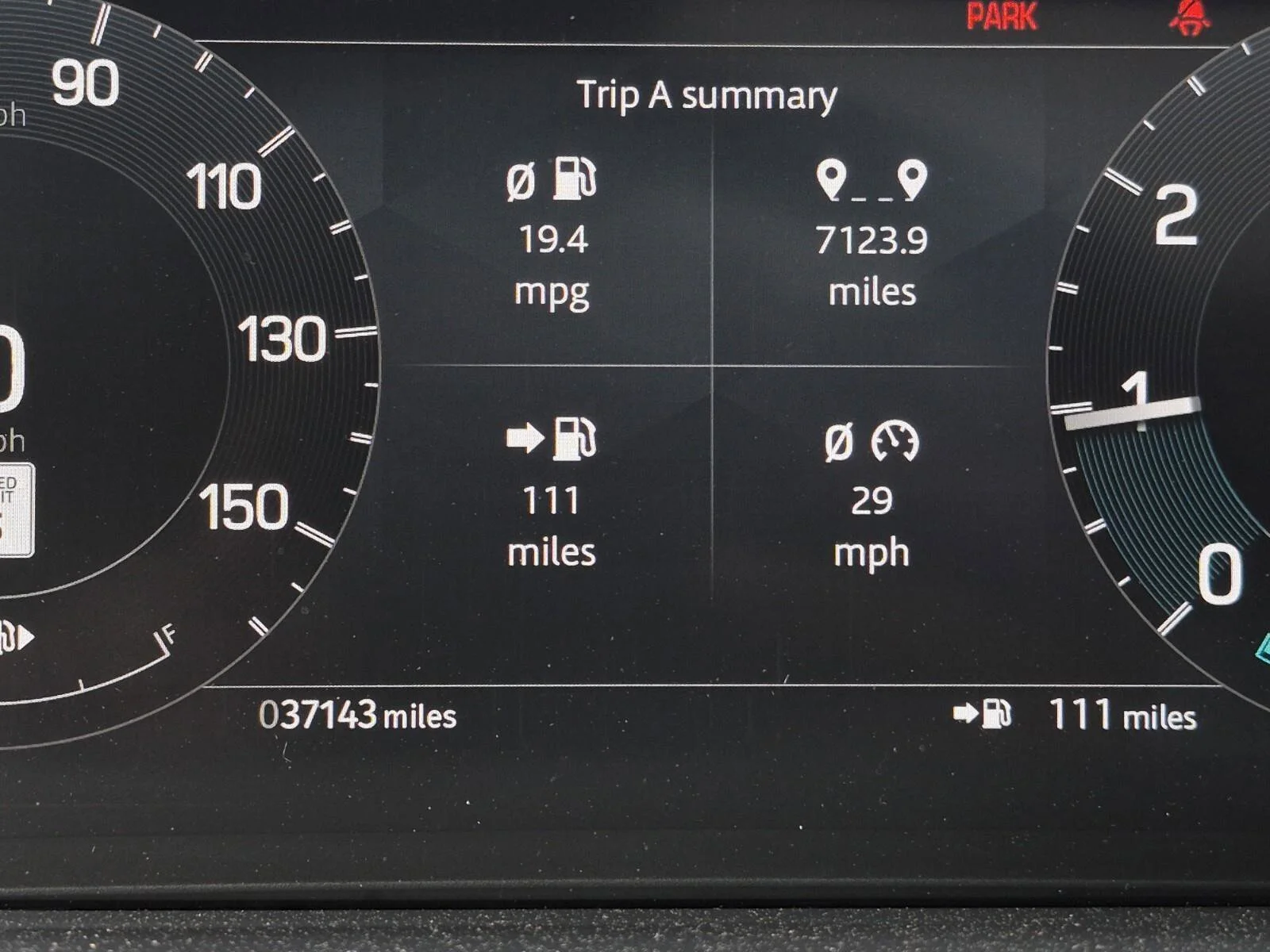 Used 2024 Fuji White Land Rover Metropolitan Edition image 25