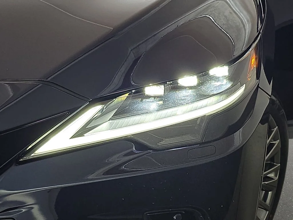 Certified Used 2025  Lexus 450h+ Luxury image 30