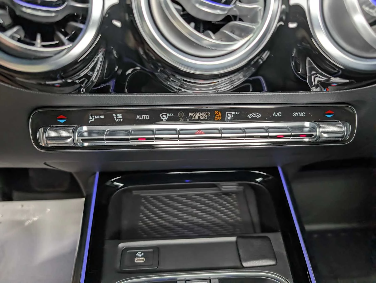 Certified Used 2025 Night Black Mercedes-Benz GLA 250 image 29