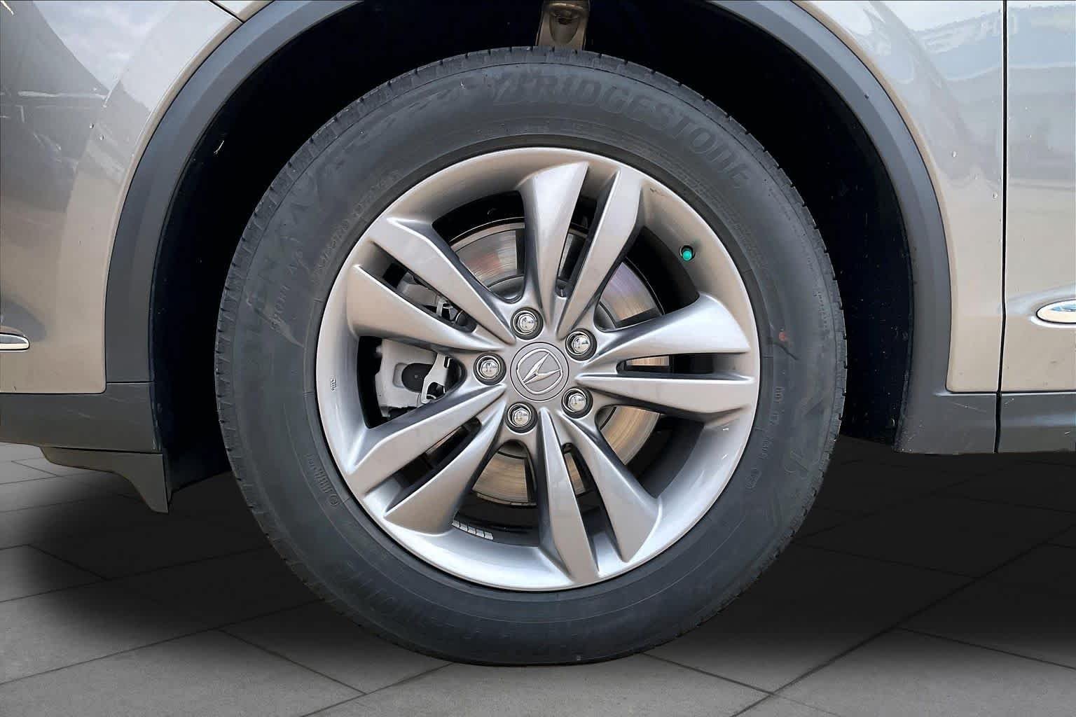 Used 2024 Liquid Carbon Metallic Acura  image 10