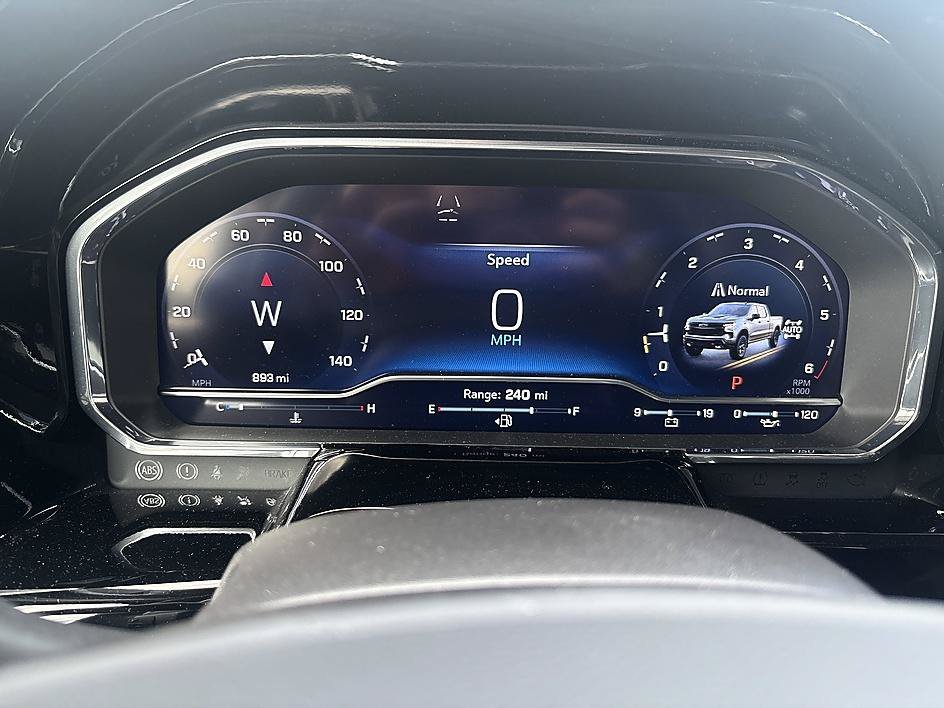 Used 2024 Summit White Chevrolet LT Trail Boss image 18