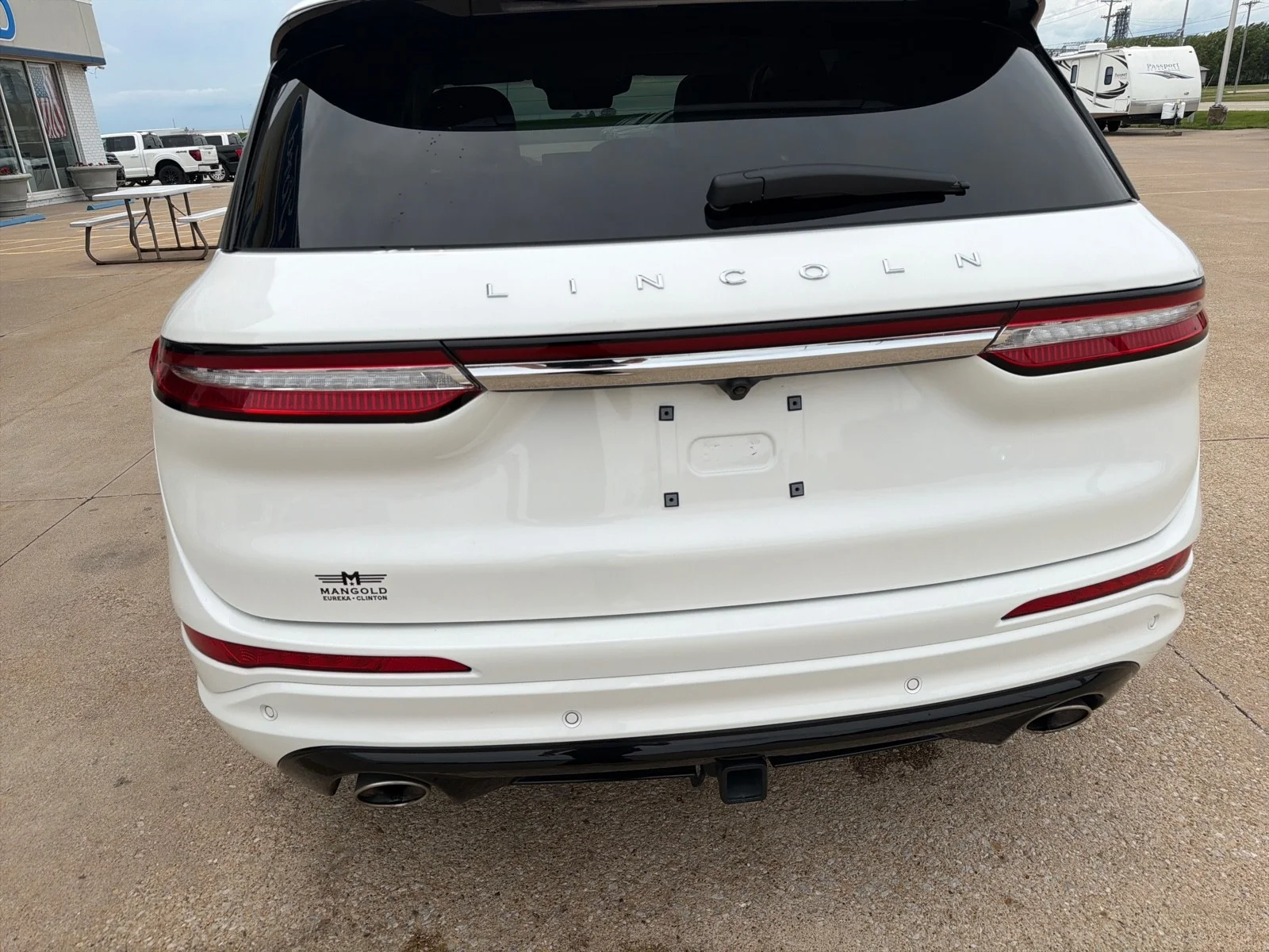 Used 2025 Pristine White Lincoln Grand Touring image 7