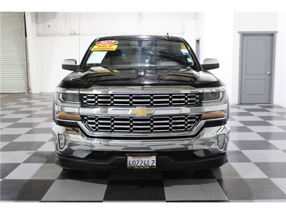 2017 Chevrolet Silverado 1500 LT photo 3