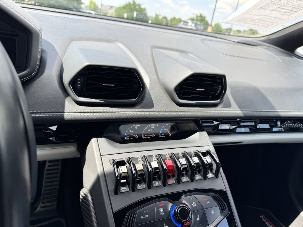 Used 2018 Silver Lamborghini LP580-2S image 20