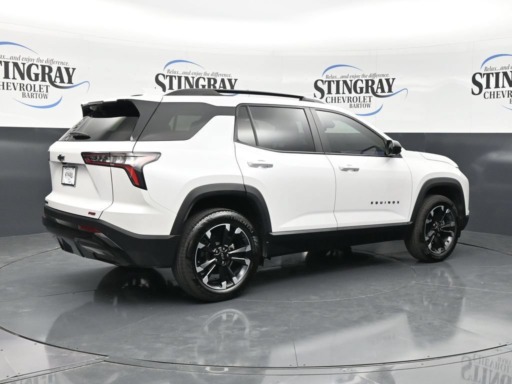 Certified Used 2025 Iridescent Pearl Tricoat Chevrolet RS image 9