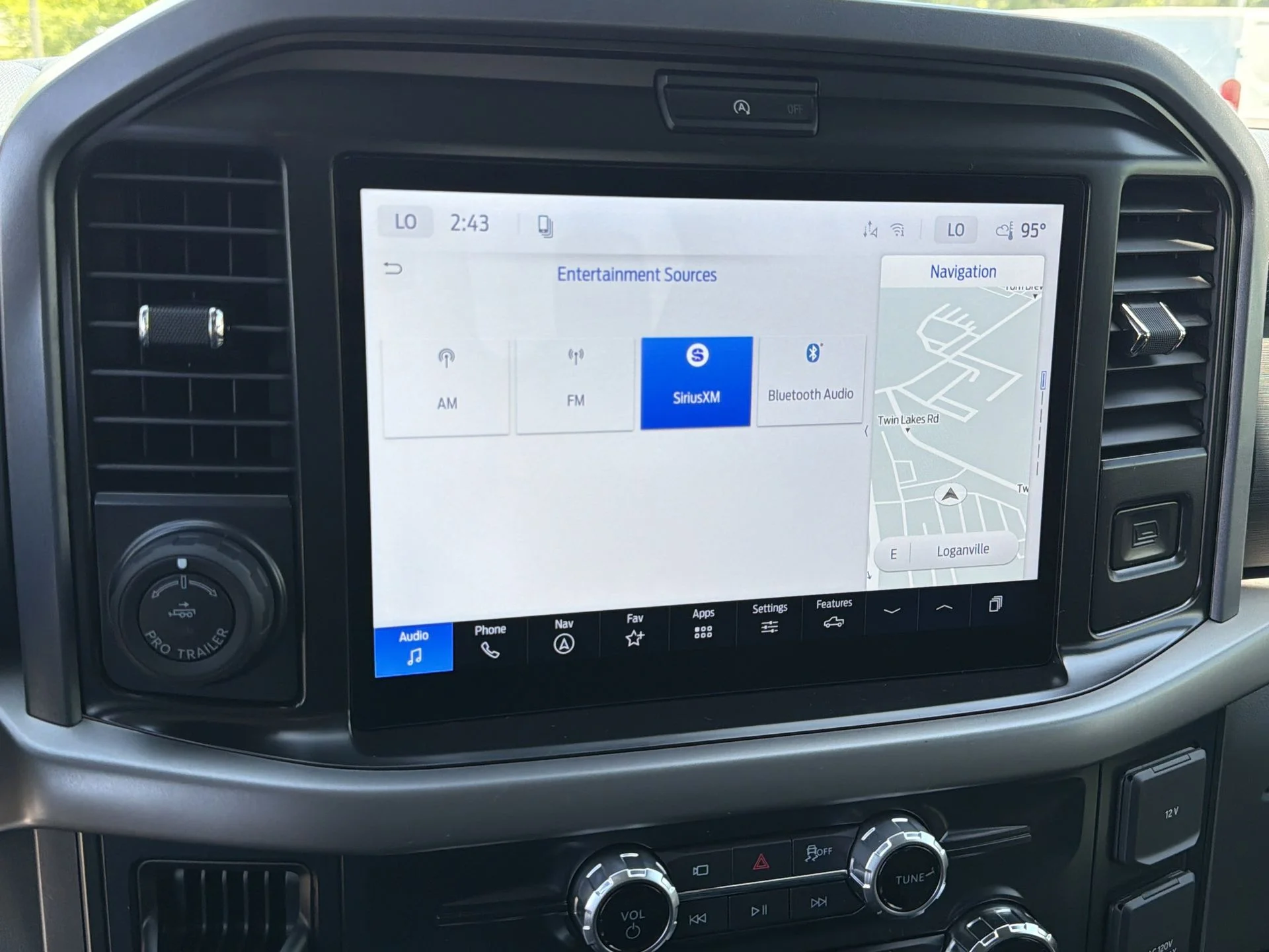 New 2026 Oxford White Ford XLT image 5