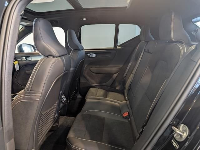 New 2026 Black Volvo B5 Ultra Black Edition image 24