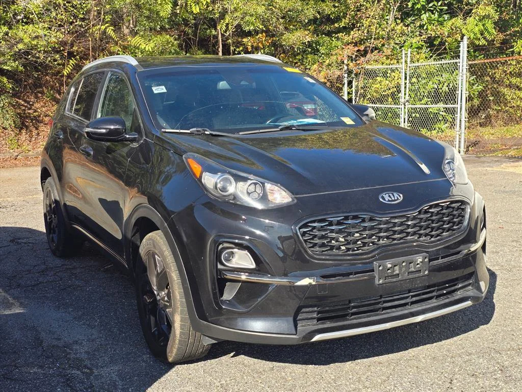Used 2021 Red Kia S image 9