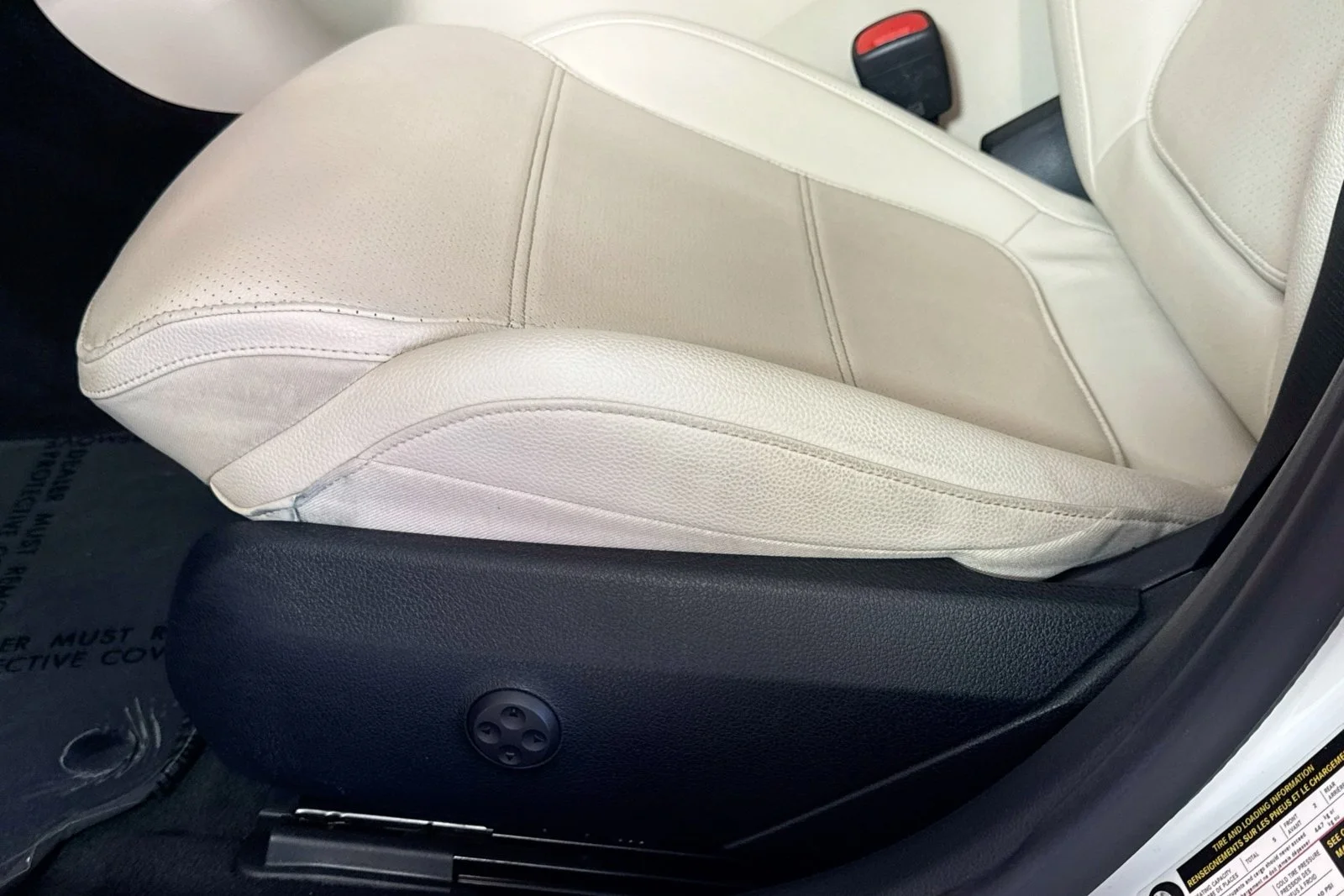 Used 2024 Polar White Mercedes-Benz C 300 image 18