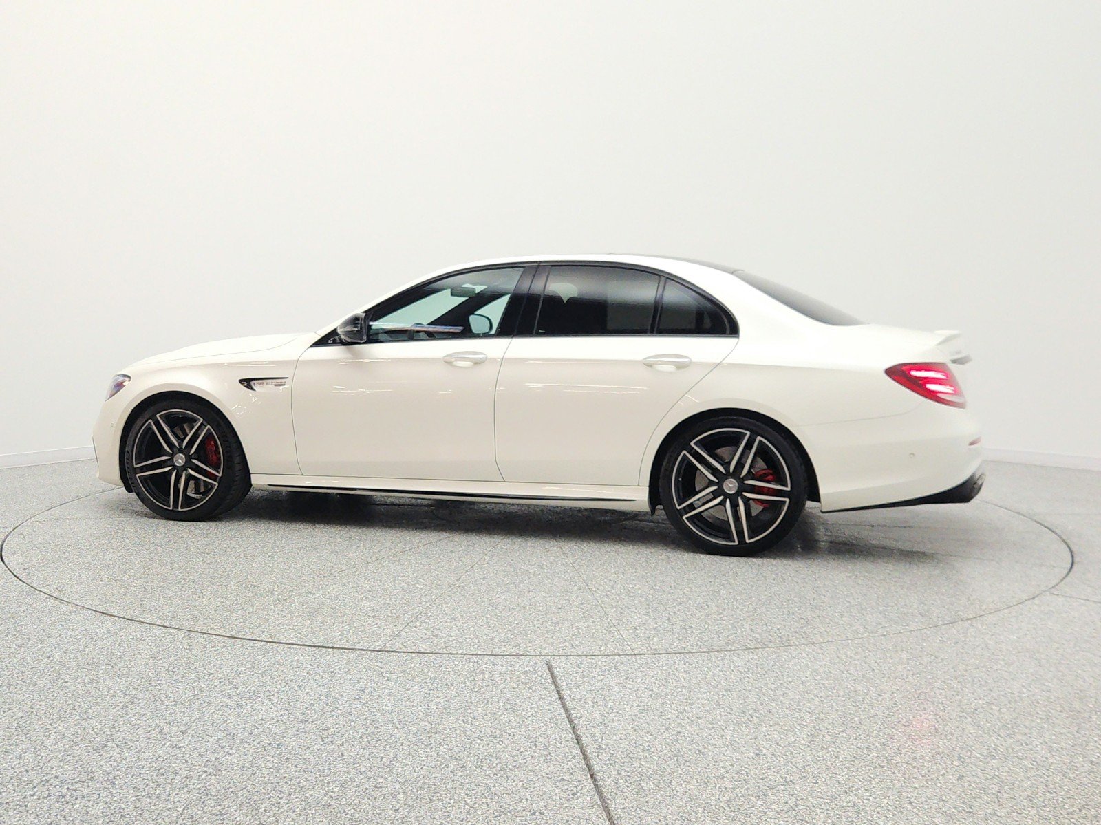 Used 2019 designo Diamond White Metallic Mercedes-Benz AMG® E 63 S 4MATIC+ Sedan image 8