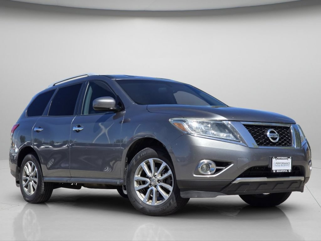 Used 2016 Gun Metallic Nissan SV image 2