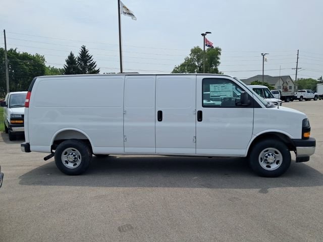 2025 Chevrolet Express Cargo Work Van - Photo 4